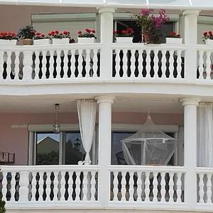 https://sunny-house.szeged-hotels.com