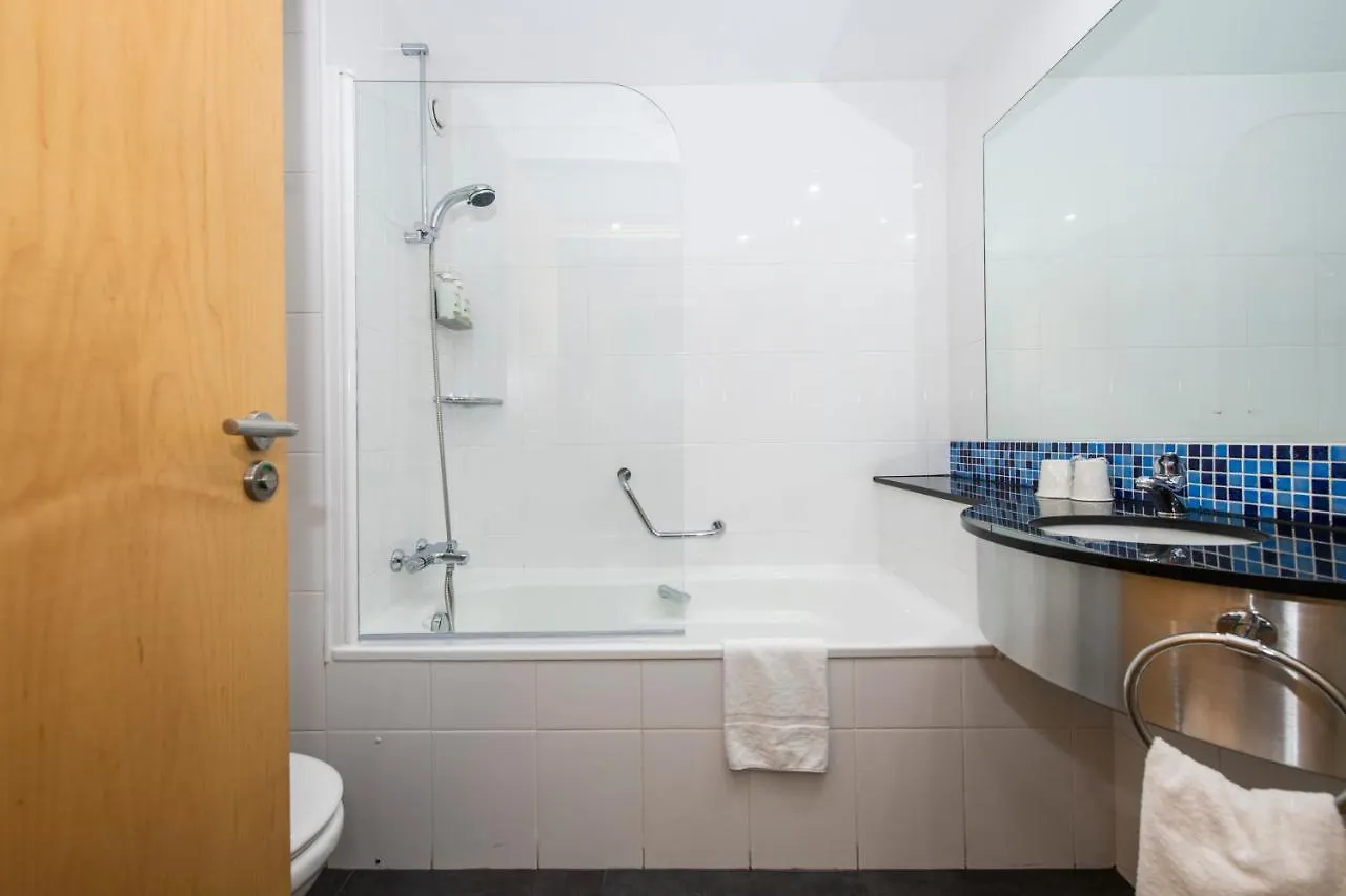 Holiday Inn Express Barcelona City 22@ By Ihg 3*,