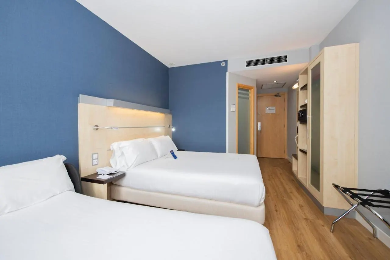 Holiday Inn Express Barcelona City 22@ By Ihg ספרד