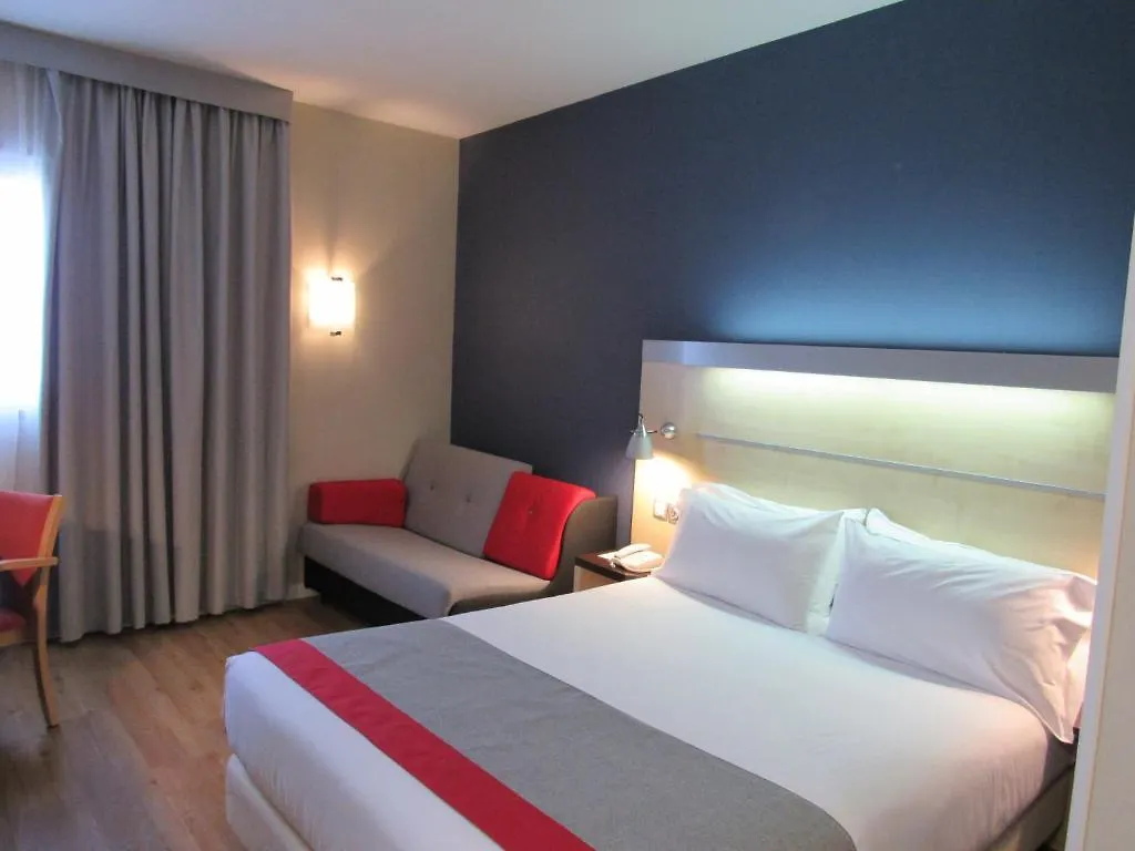 מלון Holiday Inn Express Barcelona City 22@ By Ihg