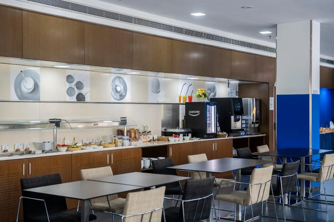Holiday Inn Express Barcelona City 22@ By Ihg ספרד