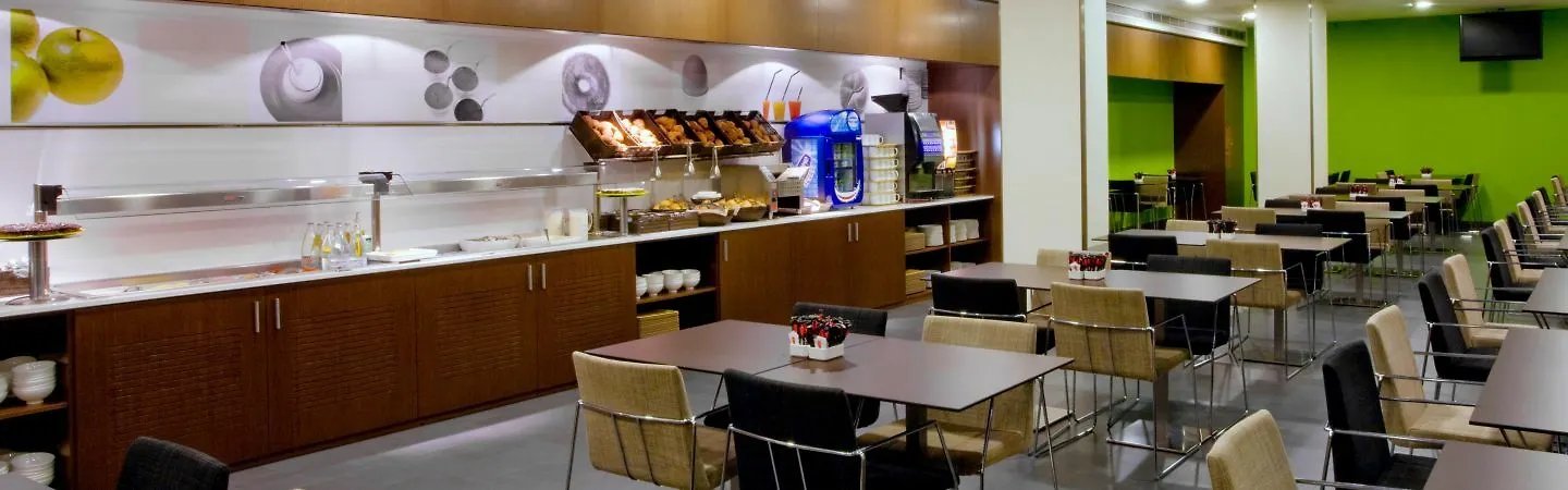 Holiday Inn Express Barcelona City 22@ By Ihg 3*,  ספרד