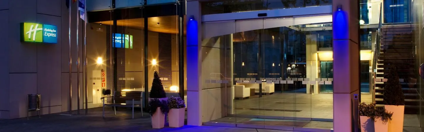 Holiday Inn Express Barcelona City 22@ By Ihg מלון