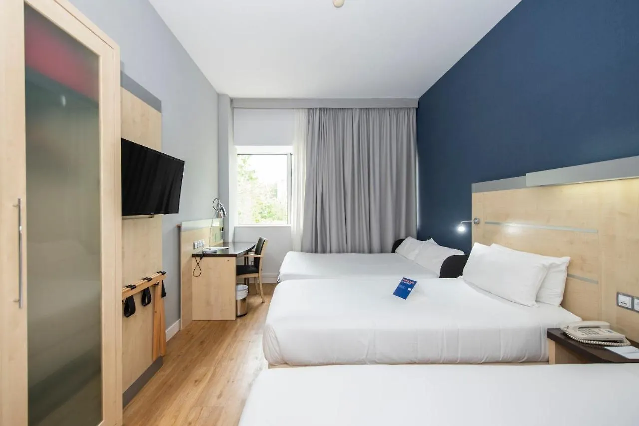 Holiday Inn Express Barcelona City 22@ By Ihg Hotel