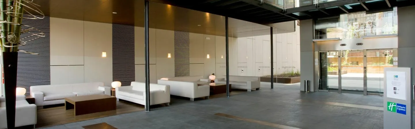 Holiday Inn Express Barcelona City 22@ By Ihg מלון
